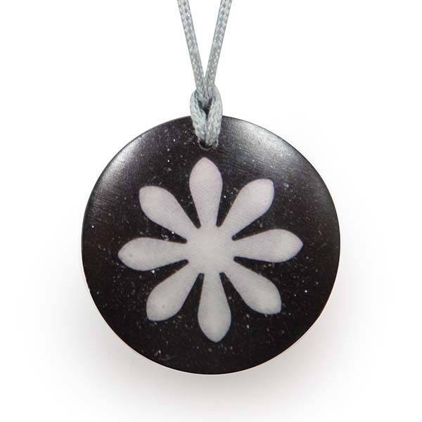 Daisy Orgonite Pendant (3.5cm)